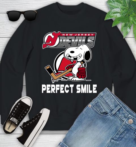 NHL New Jersey Devils Snoopy Perfect Smile The Peanuts Movie Hockey T Shirt Youth Sweatshirt