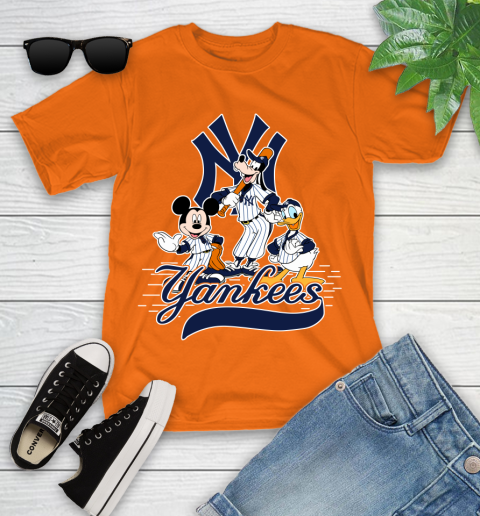 MLB Philadelphia Phillies Mickey Mouse Donald Duck Goofy Baseball T Shirt T- Shirt