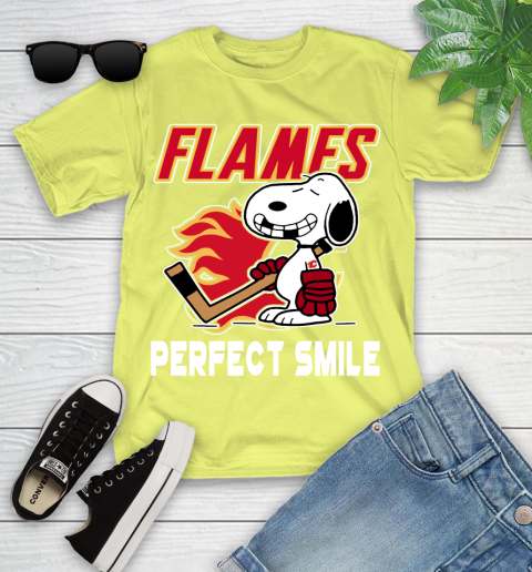 NHL Calgary Flames Snoopy Perfect Smile The Peanuts Movie Hockey T Shirt Youth T-Shirt 10