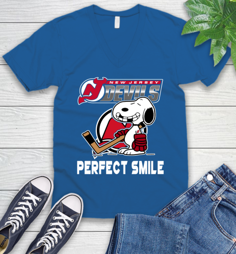 NHL New Jersey Devils Snoopy Perfect Smile The Peanuts Movie Hockey T Shirt V-Neck T-Shirt 5