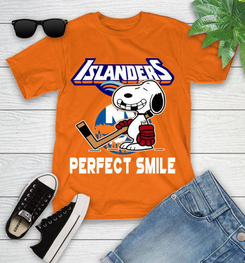 NHL New York Islanders Snoopy Perfect Smile The Peanuts Movie Hockey T Shirt Youth T-Shirt 9