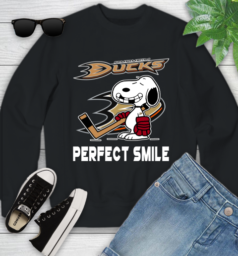 NHL Anaheim Ducks Snoopy Perfect Smile The Peanuts Movie Hockey T Shirt Youth Sweatshirt