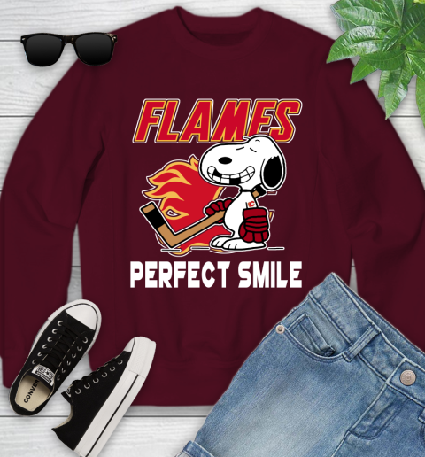NHL Calgary Flames Snoopy Perfect Smile The Peanuts Movie Hockey T Shirt Youth Sweatshirt 4