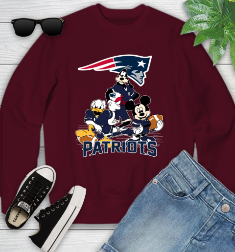 NFL New England Patriots Mickey Mouse Donald Duck Goofy Football Shirt Youth Sweatshirt 4