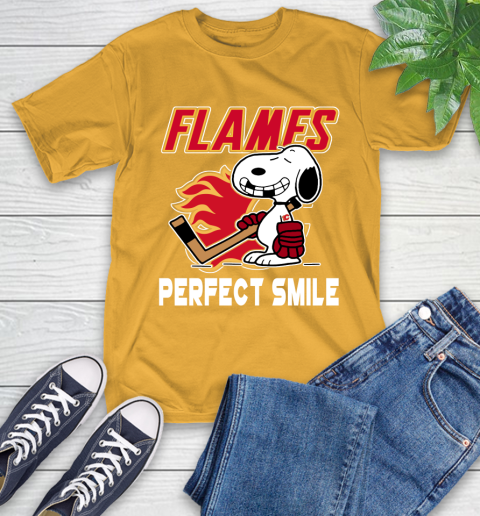 NHL Calgary Flames Snoopy Perfect Smile The Peanuts Movie Hockey T Shirt T-Shirt 2