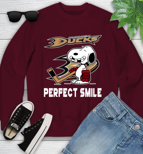 NHL Anaheim Ducks Snoopy Perfect Smile The Peanuts Movie Hockey T Shirt Youth Sweatshirt 4
