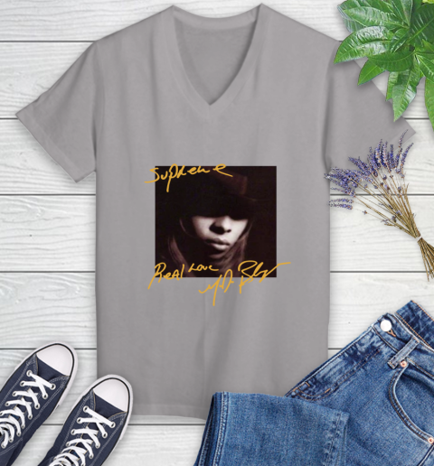 Mary J Blige Women's V-Neck T-Shirt 4