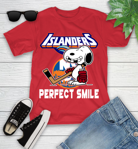 NHL New York Islanders Snoopy Perfect Smile The Peanuts Movie Hockey T Shirt Youth T-Shirt 13