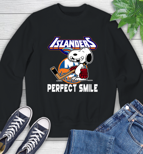 NHL New York Islanders Snoopy Perfect Smile The Peanuts Movie Hockey T Shirt Sweatshirt