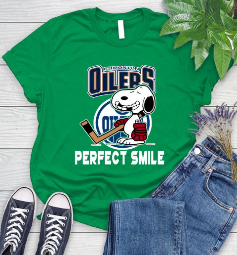 NHL Detroit Red Wings Snoopy Perfect Smile The Peanuts Movie Hockey T Shirt Women's T-Shirt 9