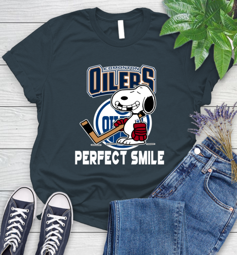 NHL Detroit Red Wings Snoopy Perfect Smile The Peanuts Movie Hockey T Shirt Women's T-Shirt 11