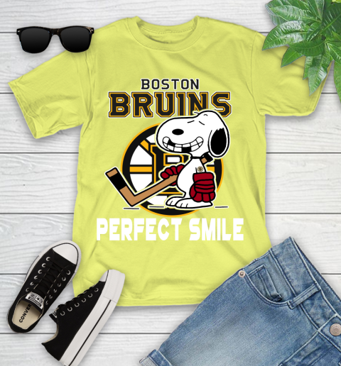 NHL Boston Bruins Snoopy Perfect Smile The Peanuts Movie Hockey T Shirt Youth T-Shirt 10