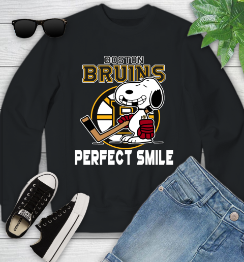 NHL Boston Bruins Snoopy Perfect Smile The Peanuts Movie Hockey T Shirt Youth Sweatshirt