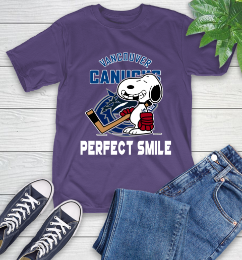 NHL Vancouver Canucks Snoopy Perfect Smile The Peanuts Movie Hockey T Shirt T-Shirt 5