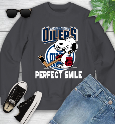 NHL Detroit Red Wings Snoopy Perfect Smile The Peanuts Movie Hockey T Shirt Youth Sweatshirt 5