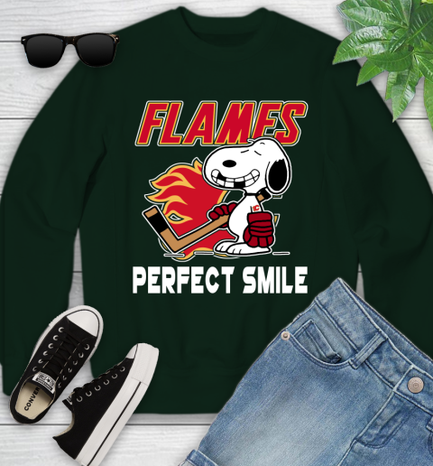 NHL Calgary Flames Snoopy Perfect Smile The Peanuts Movie Hockey T Shirt Youth Sweatshirt 9
