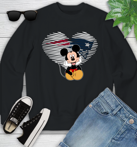 NFL New England Patriots The Heart Mickey Mouse Disney Football T Shirt_000 Youth Sweatshirt