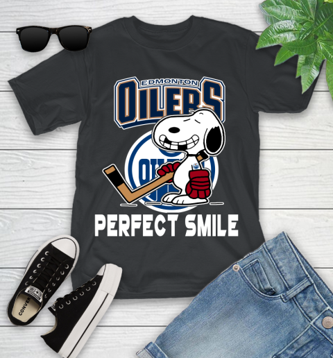 NHL Detroit Red Wings Snoopy Perfect Smile The Peanuts Movie Hockey T Shirt Youth T-Shirt