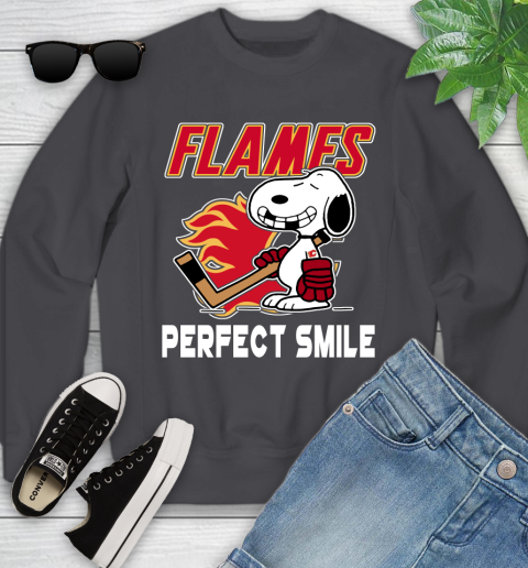 NHL Calgary Flames Snoopy Perfect Smile The Peanuts Movie Hockey T Shirt Youth Sweatshirt 5