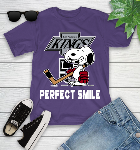 NHL Los Angeles Kings Snoopy Perfect Smile The Peanuts Movie Hockey T Shirt Youth T-Shirt 3
