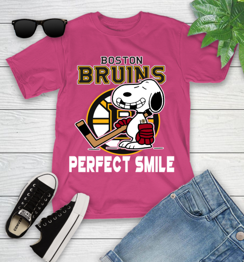 NHL Boston Bruins Snoopy Perfect Smile The Peanuts Movie Hockey T Shirt Youth T-Shirt 11