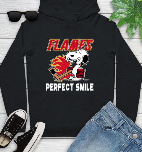 NHL Calgary Flames Snoopy Perfect Smile The Peanuts Movie Hockey T Shirt Youth Hoodie