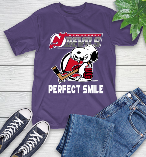 NHL New Jersey Devils Snoopy Perfect Smile The Peanuts Movie Hockey T Shirt T-Shirt 5