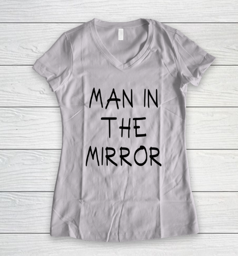 Christian Pulisic Shirt Say Man In The Mirror Women's V-Neck T-Shirt