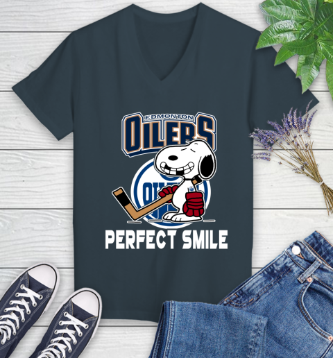 NHL Detroit Red Wings Snoopy Perfect Smile The Peanuts Movie Hockey T Shirt Women's V-Neck T-Shirt 8