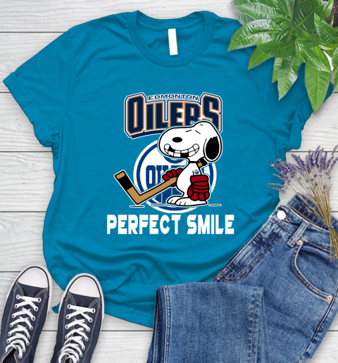 NHL Detroit Red Wings Snoopy Perfect Smile The Peanuts Movie Hockey T Shirt Women's T-Shirt 10