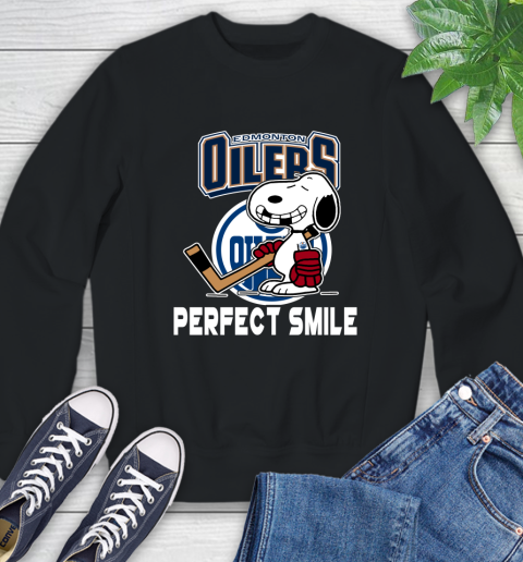 NHL Detroit Red Wings Snoopy Perfect Smile The Peanuts Movie Hockey T Shirt Sweatshirt