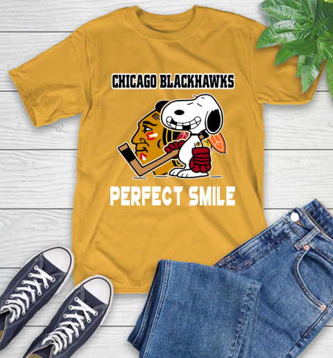 NHL Chicago Blackhawks Snoopy Perfect Smile The Peanuts Movie Hockey T Shirt T-Shirt 2