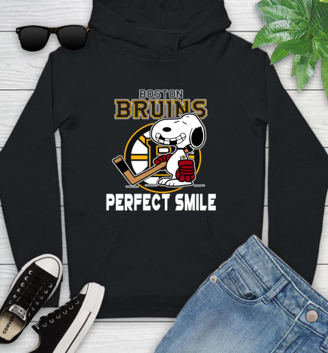 NHL Boston Bruins Snoopy Perfect Smile The Peanuts Movie Hockey T Shirt Youth Hoodie