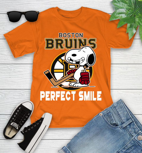 NHL Boston Bruins Snoopy Perfect Smile The Peanuts Movie Hockey T Shirt Youth T-Shirt 9