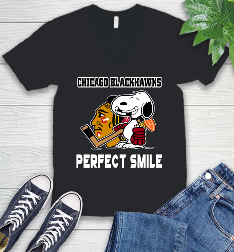 NHL Chicago Blackhawks Snoopy Perfect Smile The Peanuts Movie Hockey T Shirt V-Neck T-Shirt