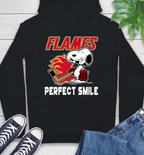 NHL Calgary Flames Snoopy Perfect Smile The Peanuts Movie Hockey T Shirt Hoodie